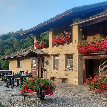 Ca Praudin Hotell Vico Canavese Rum bild