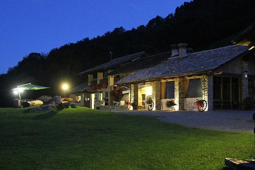 Ca Praudin Hotell Vico Canavese Exteriör bild